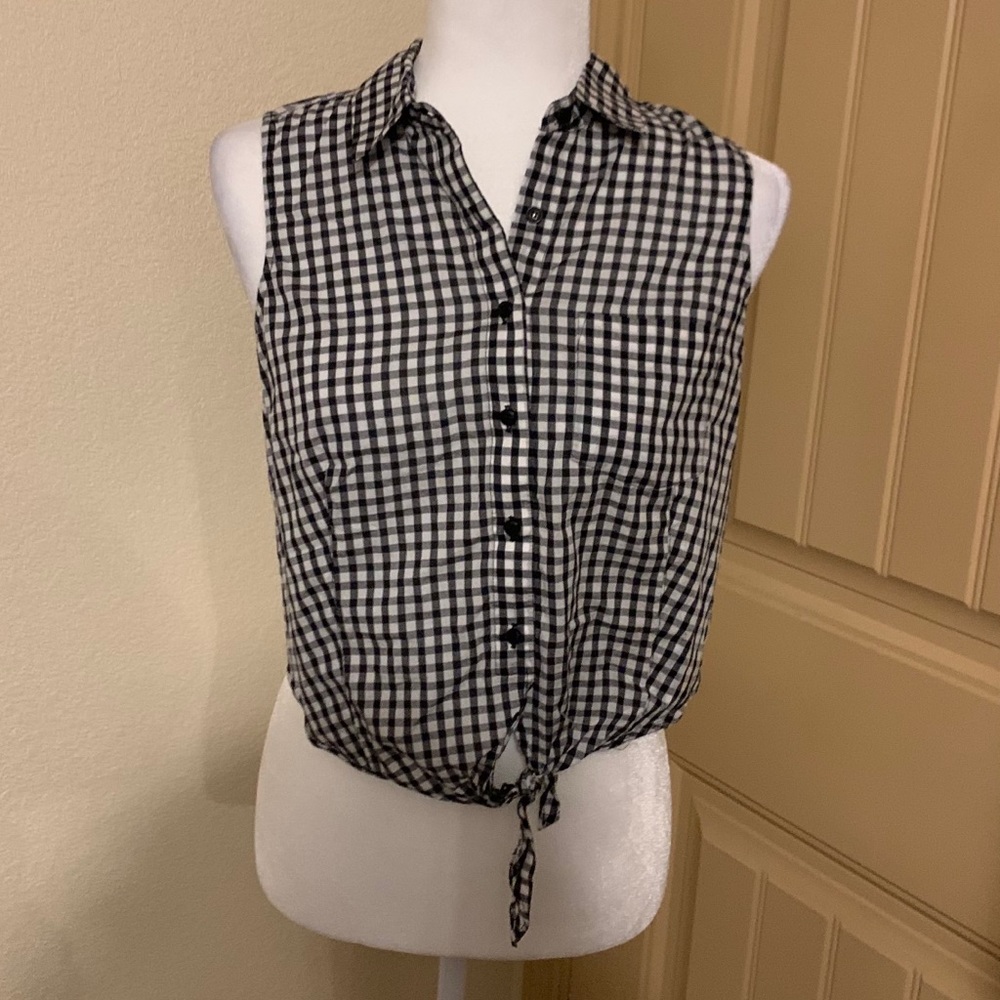 Guess Crop Top